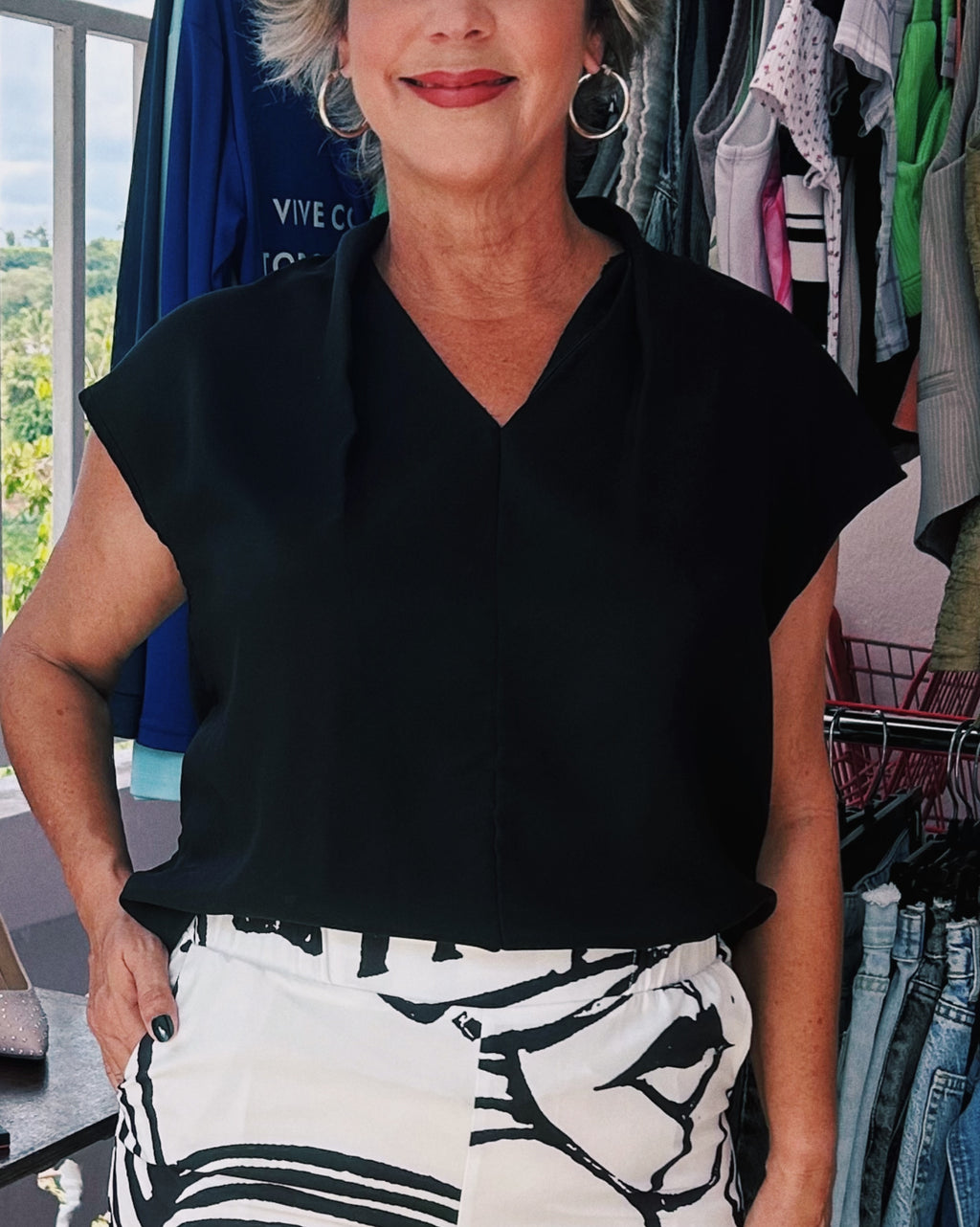 blusa negra